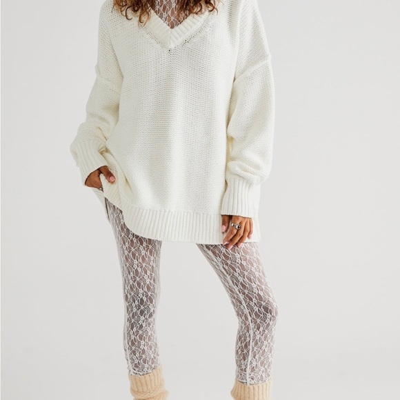 NWOT FREE PEOPLE ALI V-NECK SWEATER Boho Knit Cozy Minimalist oversized L - Picture 3 of 10